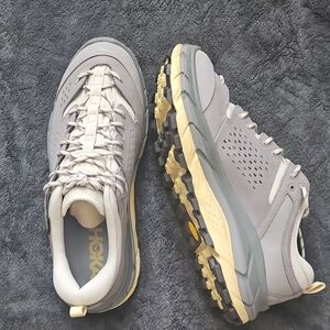 Hoka Men's Gray and Cream Athletic Shoes